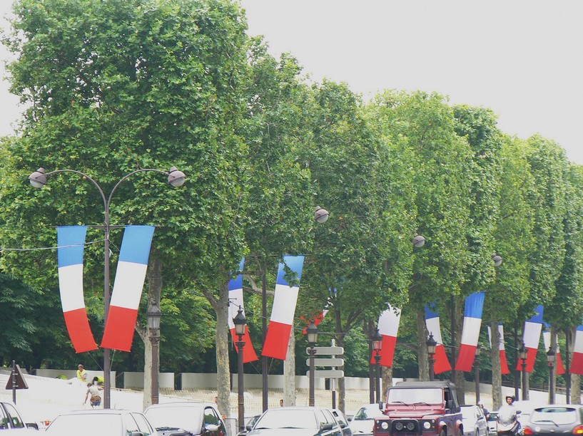 Place de la Concorde: les Champs Elyses vu de la Place de la concorde 033
